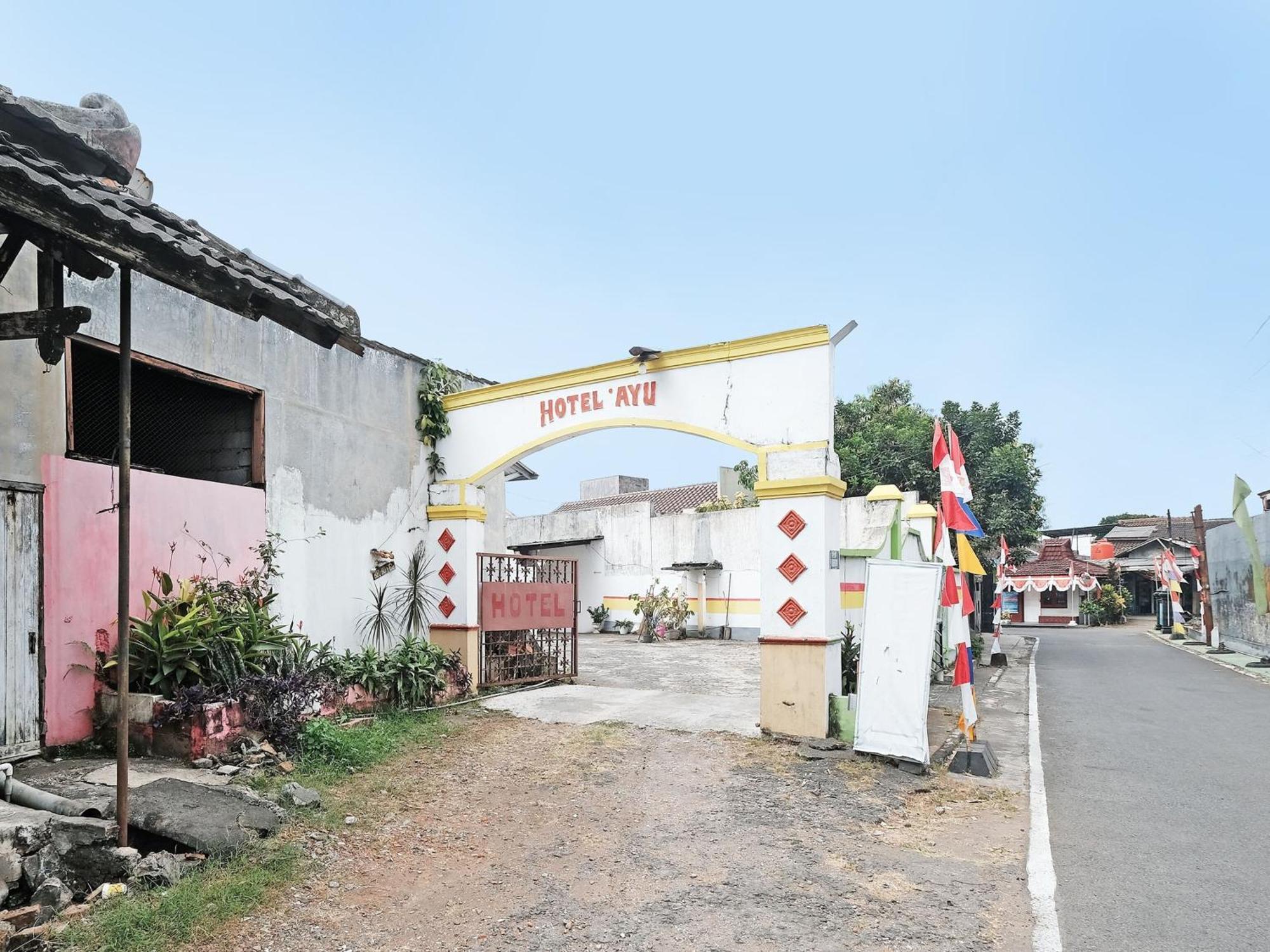 Spot On 92983 Ayu Hotel Semarang